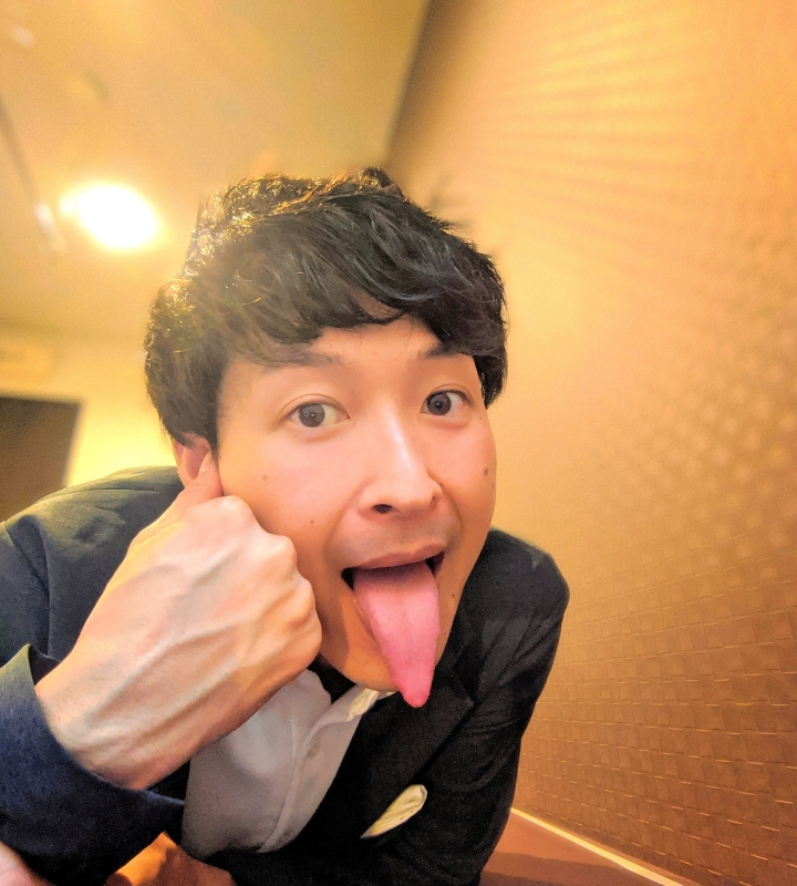 KONOSUKE(コウノスケ) 舌長い?