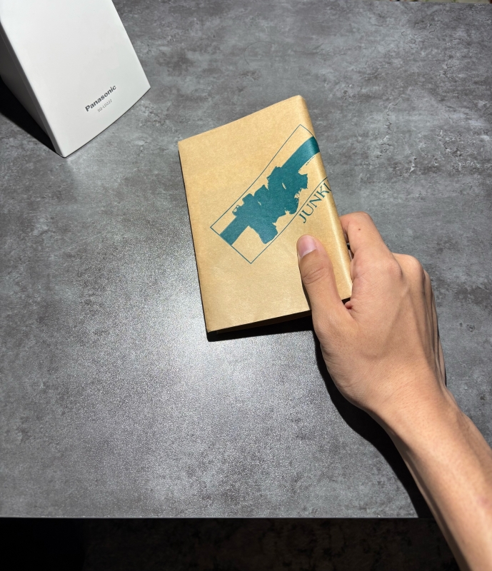 SHIMON(ｼﾓﾝ) 読書もしてます