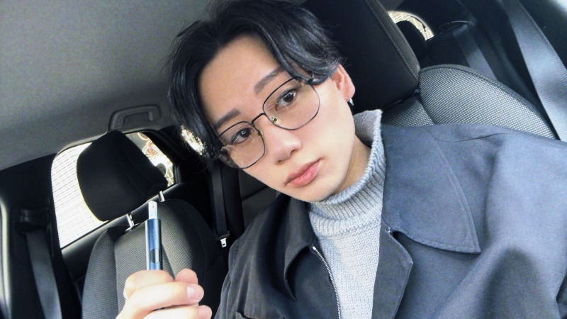 SUI(スイ) メ眼鏡をかけると