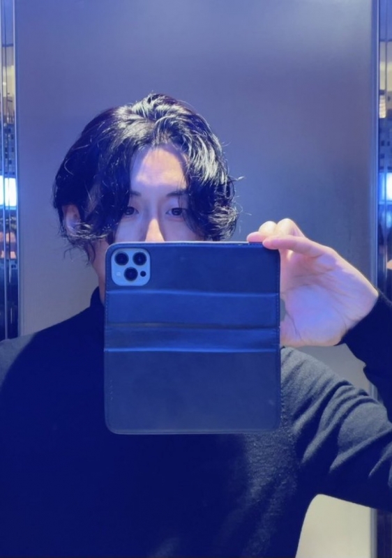 MINORI(ﾐﾉﾘ) 青白い照明だとイケメン率増す説