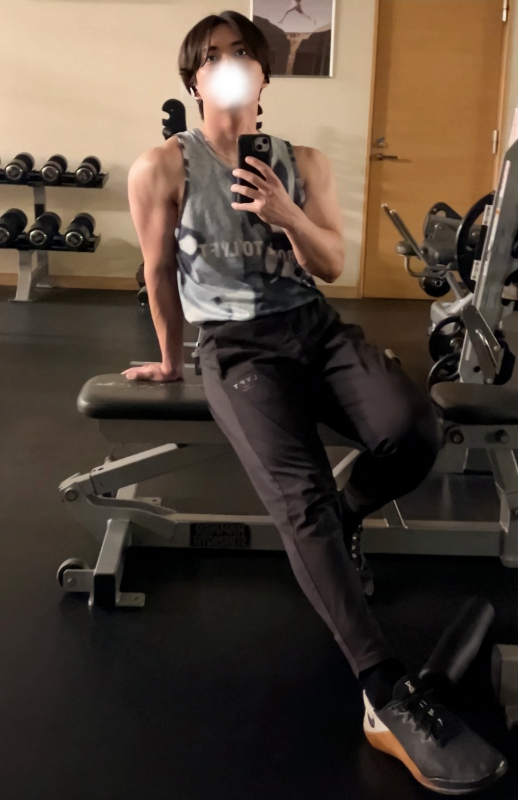 ARATO(ｱﾗﾄ) 【今日は背中、いじめちゃうぞ。】