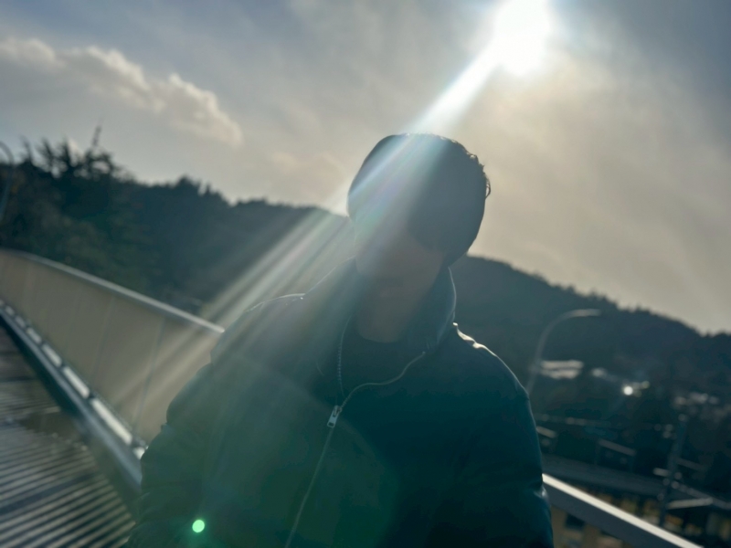 SHU(シュウ) 逆光☀️