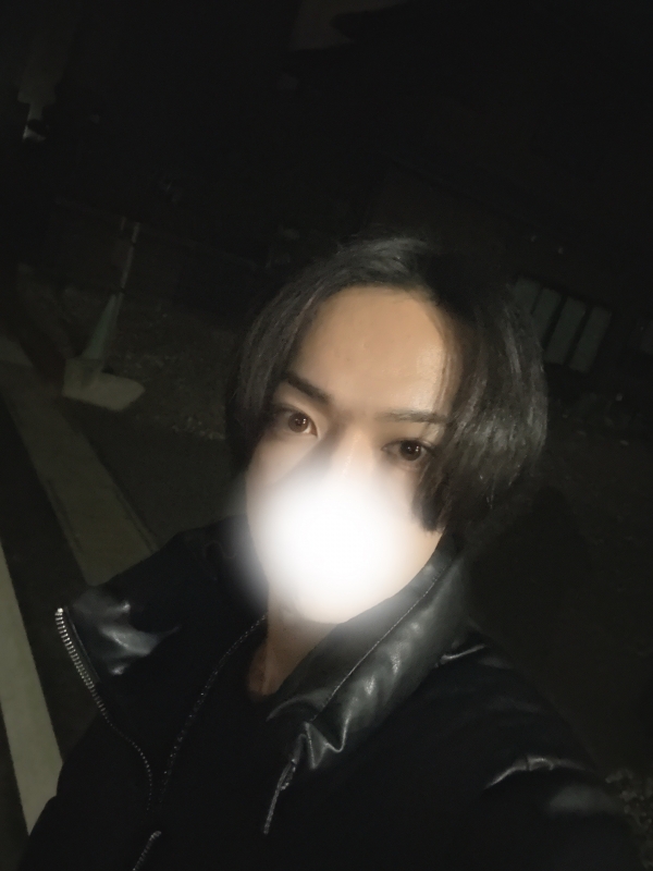 SHU(シュウ) 自撮り勉強中🤳