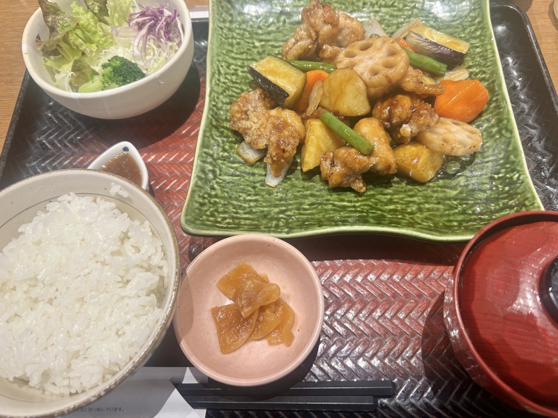 UTARI(ウタリ) 大戸屋で。