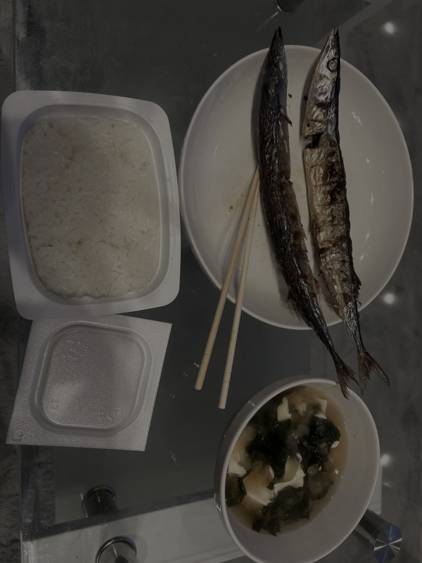 UTA(ｳﾀ) 秋刀魚がお腹に散漫してる