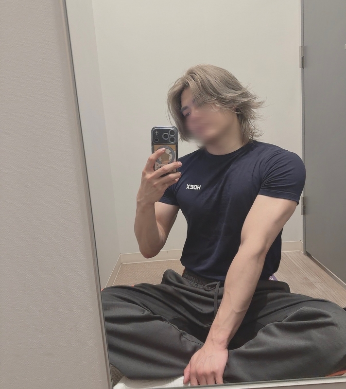 KEN（ｹﾝ） 背中を少々