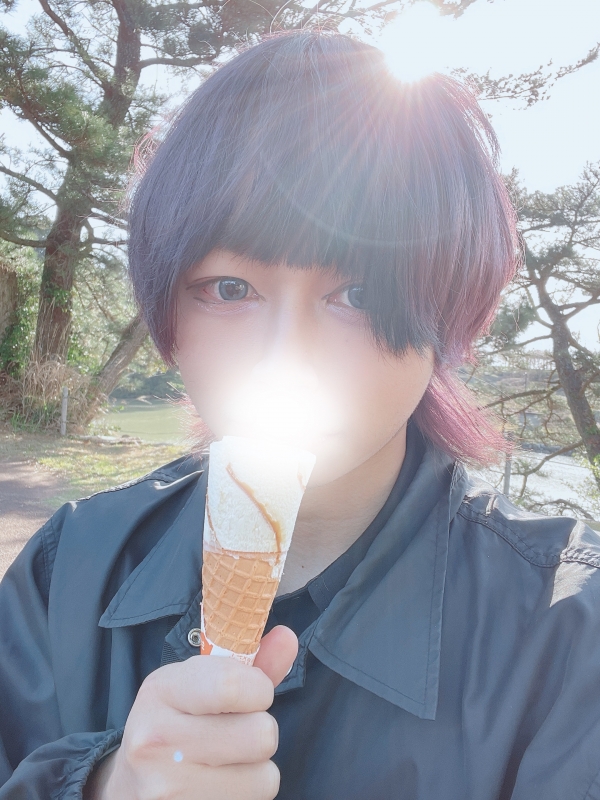 MELO(ﾒﾛ) メロの大好物！
