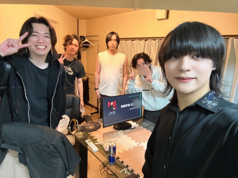 KISUMI(キスミ) 池袋メンバーに座学講習!