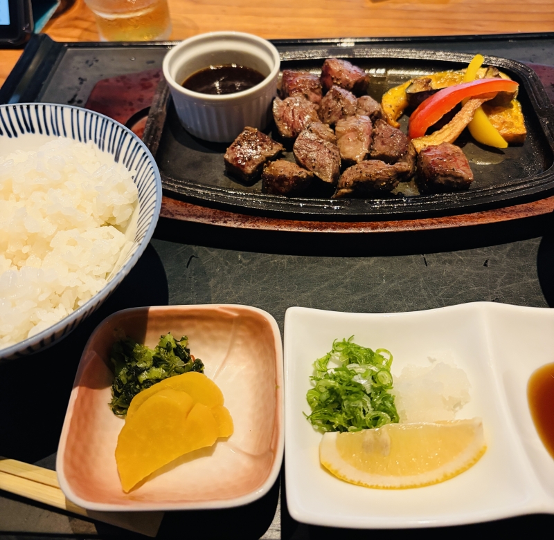 UTARI(ウタリ) 焼肉も好きやけど、 、
