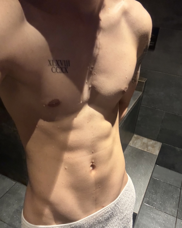 SHU(シュウ) 脱いだらこんな感じ🤫
