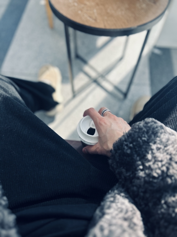 KONOSUKE(ｺｳﾉｽｹ) でも、一番近くにいる他人は自分だよ。