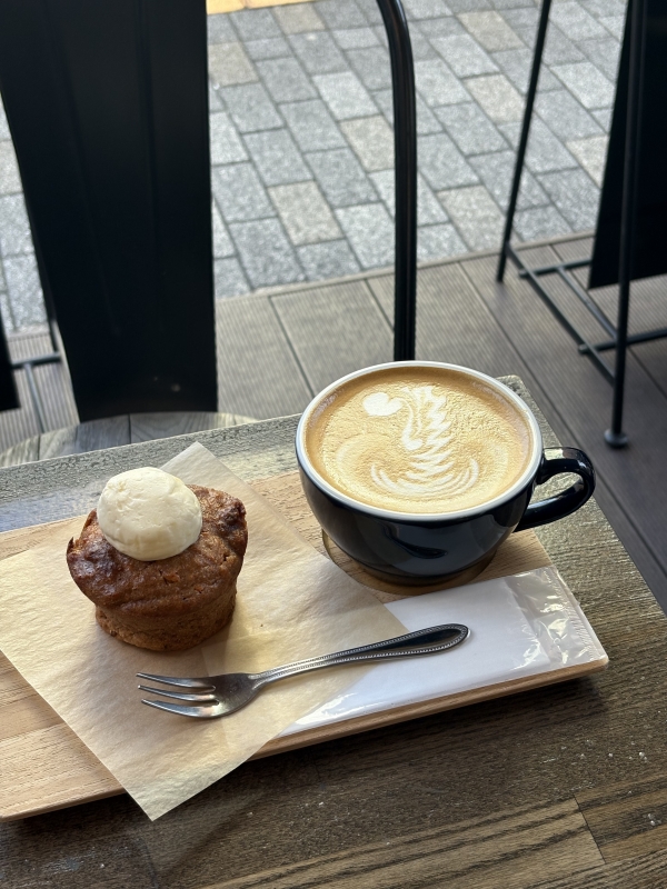 MASH(ﾏｯｼｭ) キャロットケーキとほっとラテ