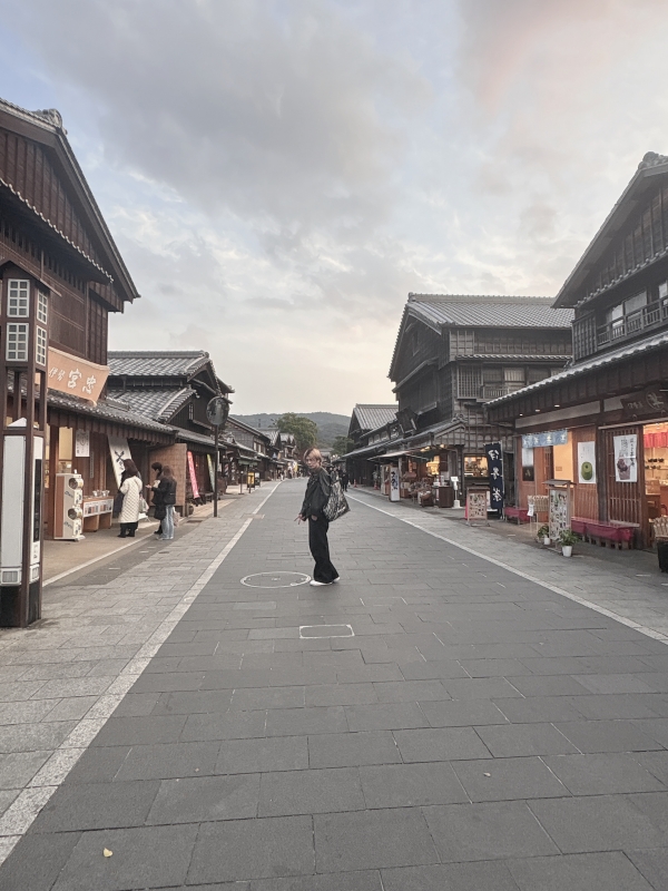 SASARA(ササラ) 日本初のSEXは立バック