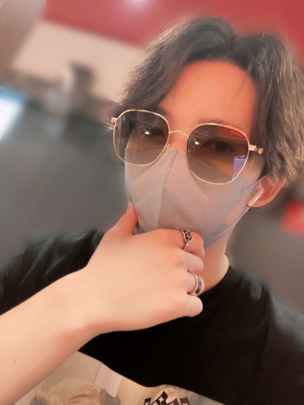TAEHYUNG(ﾃﾋｮﾝ) さんぐらす
