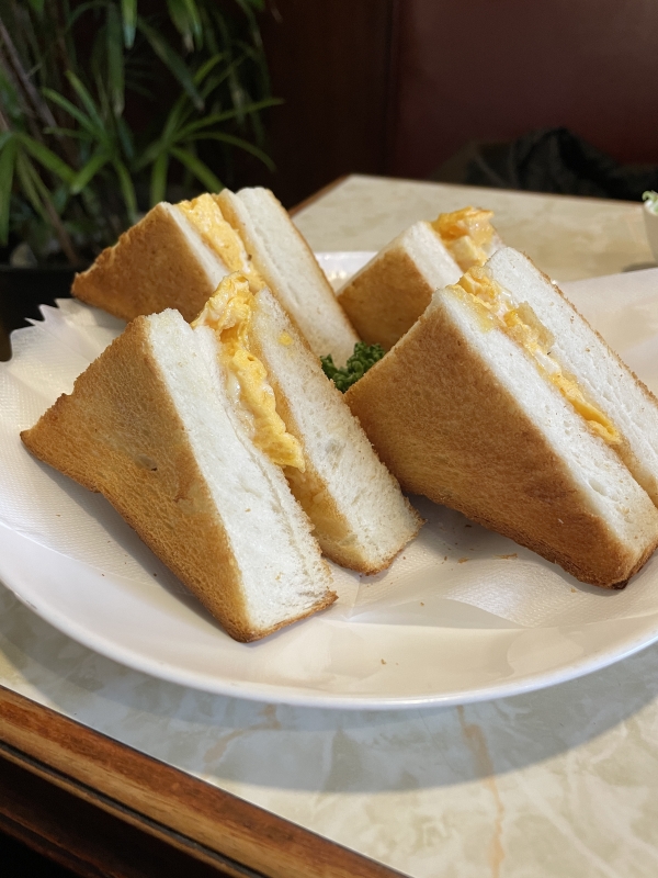 KON(ｺﾝ) 本日は兼業です！