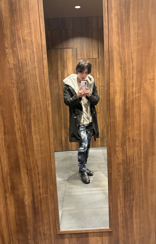 AOI(ｱｵｲ) 朝晩寒いよー❄️