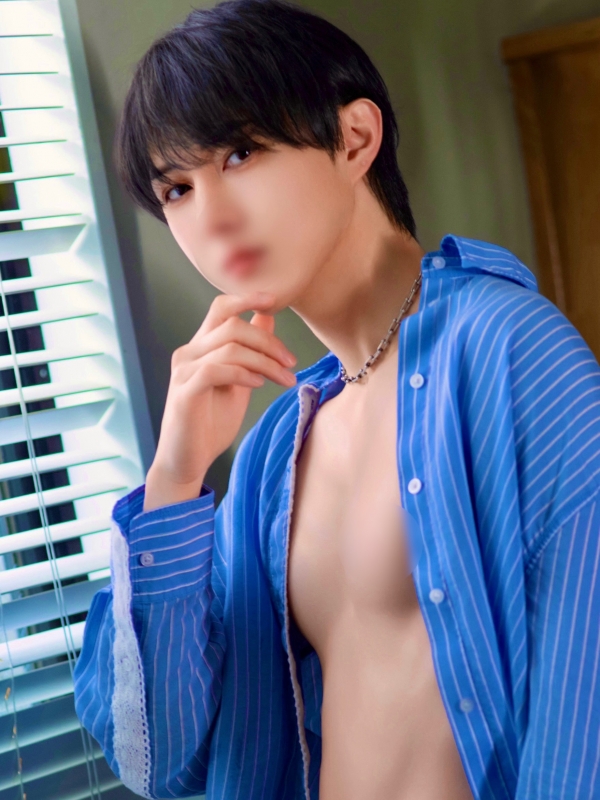 YUU (ユウ) 身長差ハグ