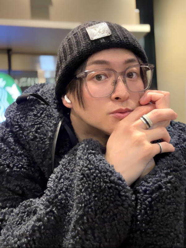 KONOSUKE(ｺｳﾉｽｹ) この服さ、届いた時からポッケ穴空いててね