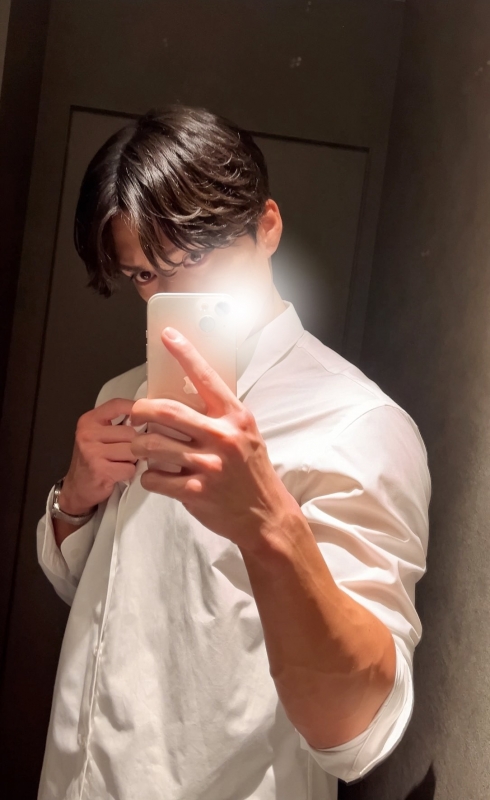 ARATO(アラト) 半袖卒業、白シャツの夜