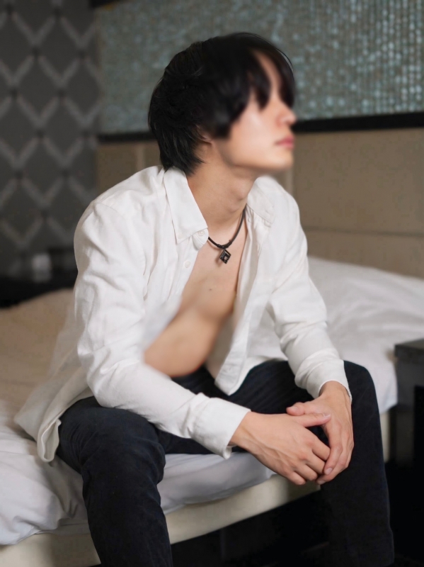 KUROHA(クロハ) 自己紹介。新人の黒羽です。