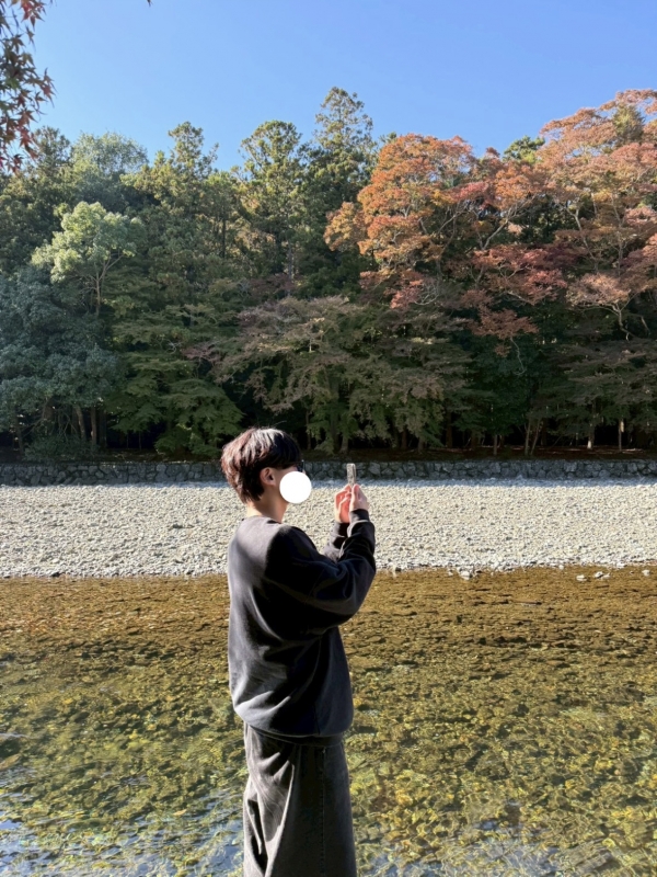 MASH(マッシュ) 慣れないサングラスをかけてみる