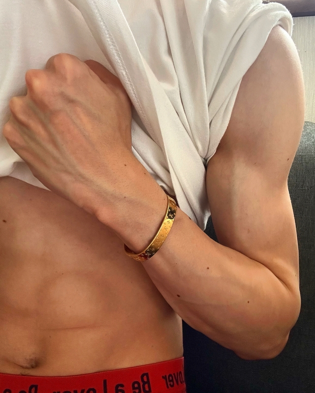 EDEN(エデン) "肉体美"