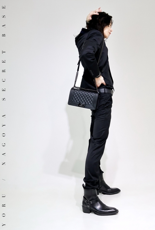 YORU(ヨル) 僕の家には子豚がいます。