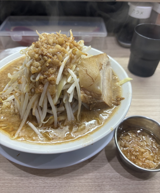 HIKARU(ﾋｶﾙ) 二郎食べたいかめらろーる