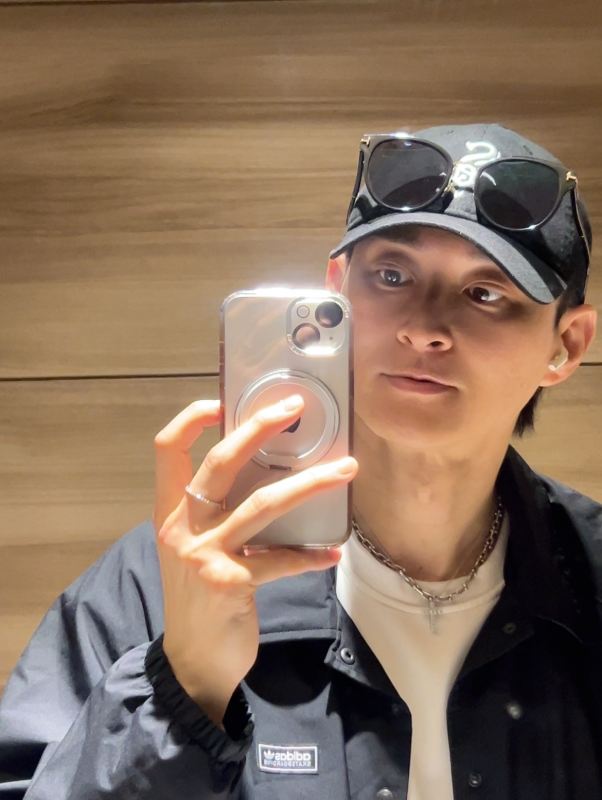 KONOSUKE(ｺｳﾉｽｹ) おはよ。今日からまた冷えるらしいよ。 暖かくね。