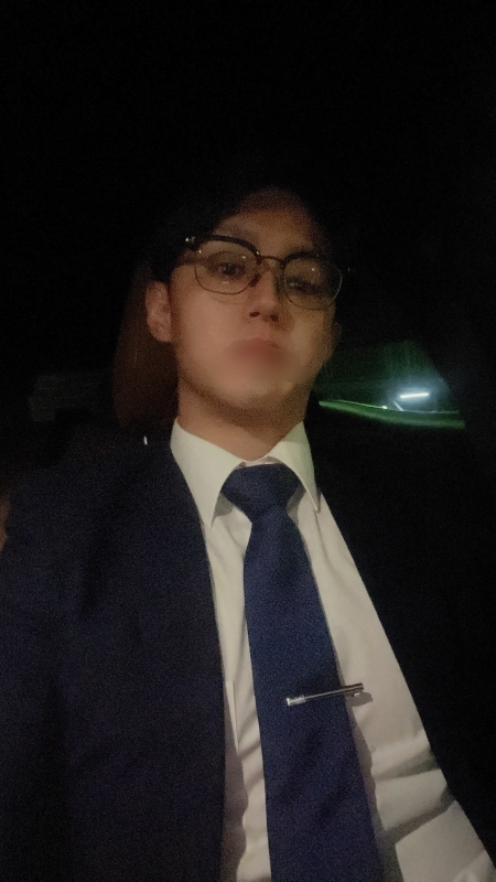 KOH(コウ) スーツ出勤