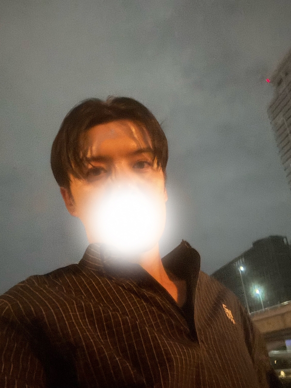 EISHI(ｴｲｼ) 深夜にパシャリ