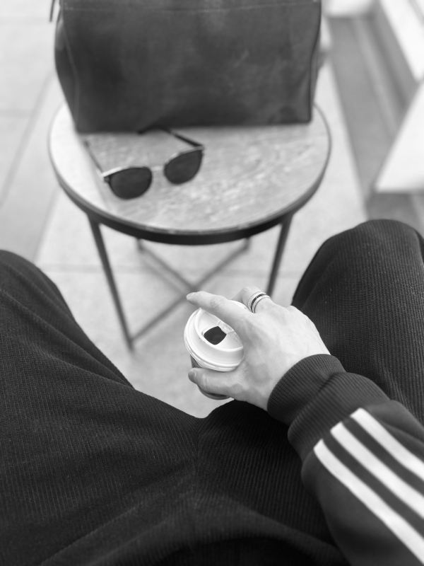 KONOSUKE(ｺｳﾉｽｹ) 毎日スタバ？無駄遣い？ 