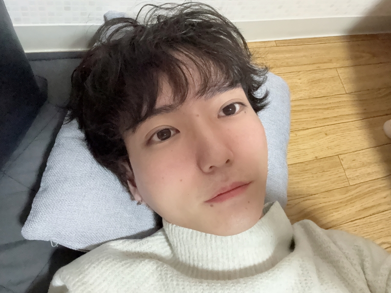 AZUMA（ｱｽﾞﾏ） 床ってなんで落ち着くんだ？