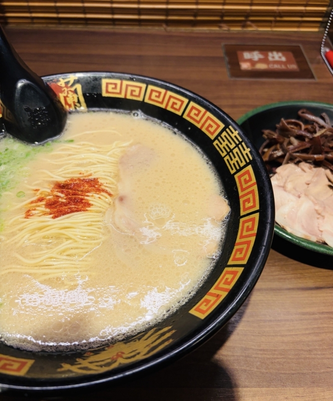 UTARI(ｳﾀﾘ) そら食べますよ、こんなのも🍜