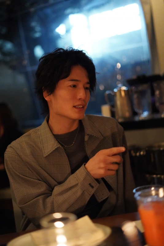 TAISHI(ﾀｲｼ) 触れなくても、伝わる距離