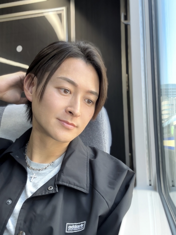 KONOSUKE(ｺｳﾉｽｹ) 支えが必要なのは、子供だけじゃない。 大人だって同じ。