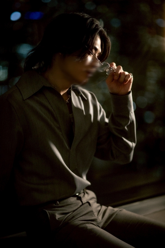 KEN(ケン) メガネの横顔