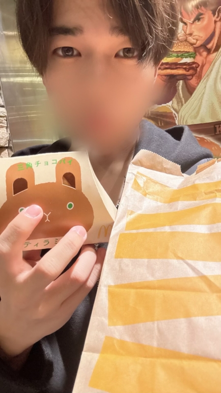 HIKARU(ﾋｶﾙ) 三角チョコパイのティラミス！？