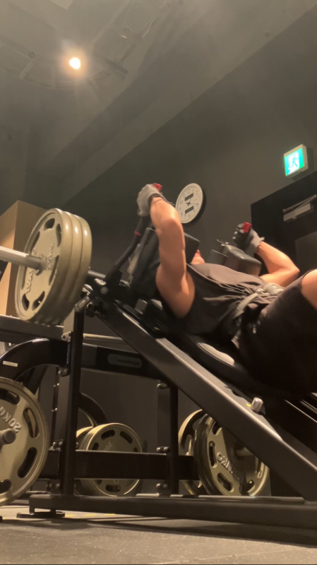 TAKA(タカ) しゃがむよ