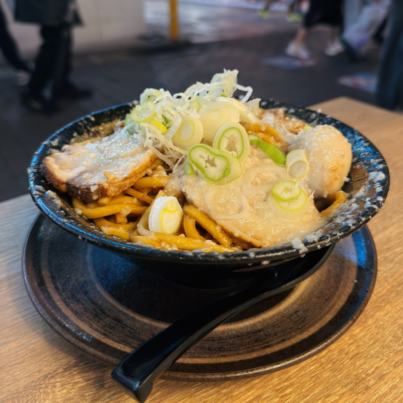 HARUWO(ﾊﾙｦ) #06｜引っ越し後、麺。