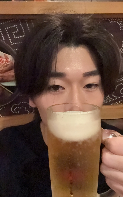 HIROYO(ﾋﾛﾖ) お酒飲むと目がむくみます、、、