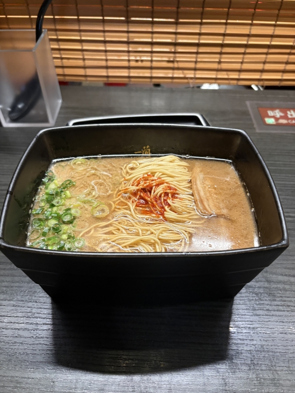 SHIMON(ｼﾓﾝ) 福岡の一蘭🍜