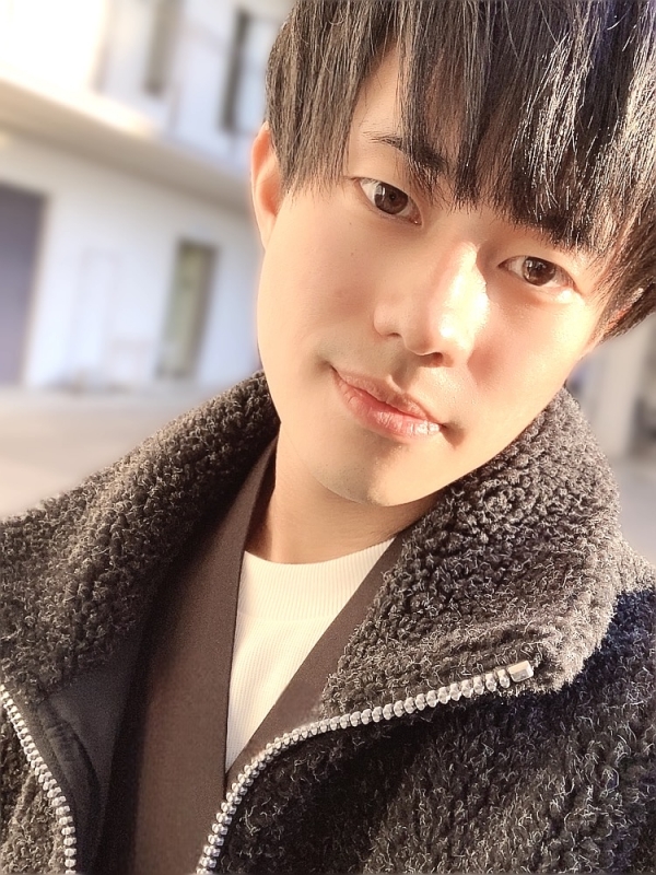 M(エム) 「部屋を、できるだけ暗くしてほしいです」