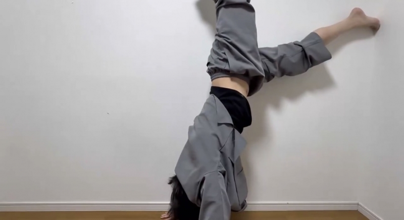 REN(レン) 逆立ち