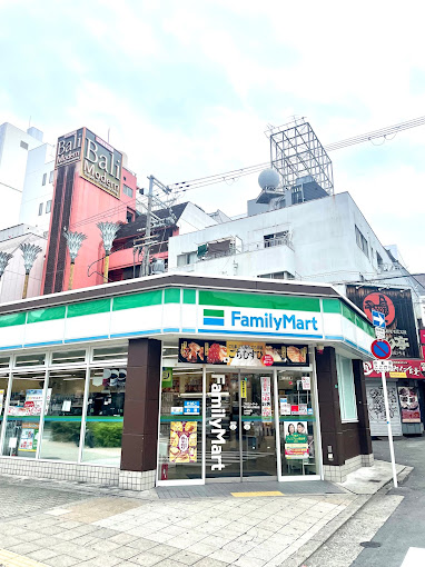 ファミリーマート 四つ橋なんば駅前店